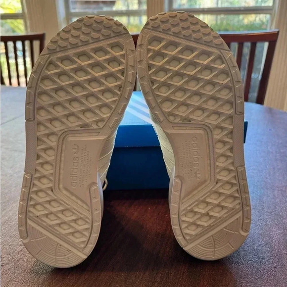 ADIDAS NMD_V3 WOMEN’S SNEAKERS SIZE 9.5 - Picture 4 of 8